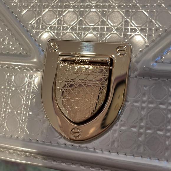 Dior Diorama size Small in White Metallic Micro Cannage with Gold Hardware - Picture 5 of 8